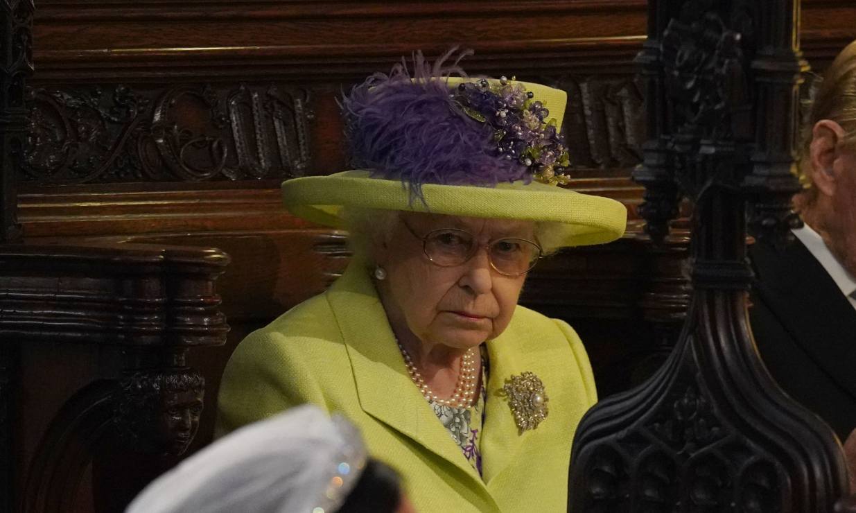 "Gracias a Dios, Meghan no viene", palabras de la reina Isabel II que se han convertido en playeras