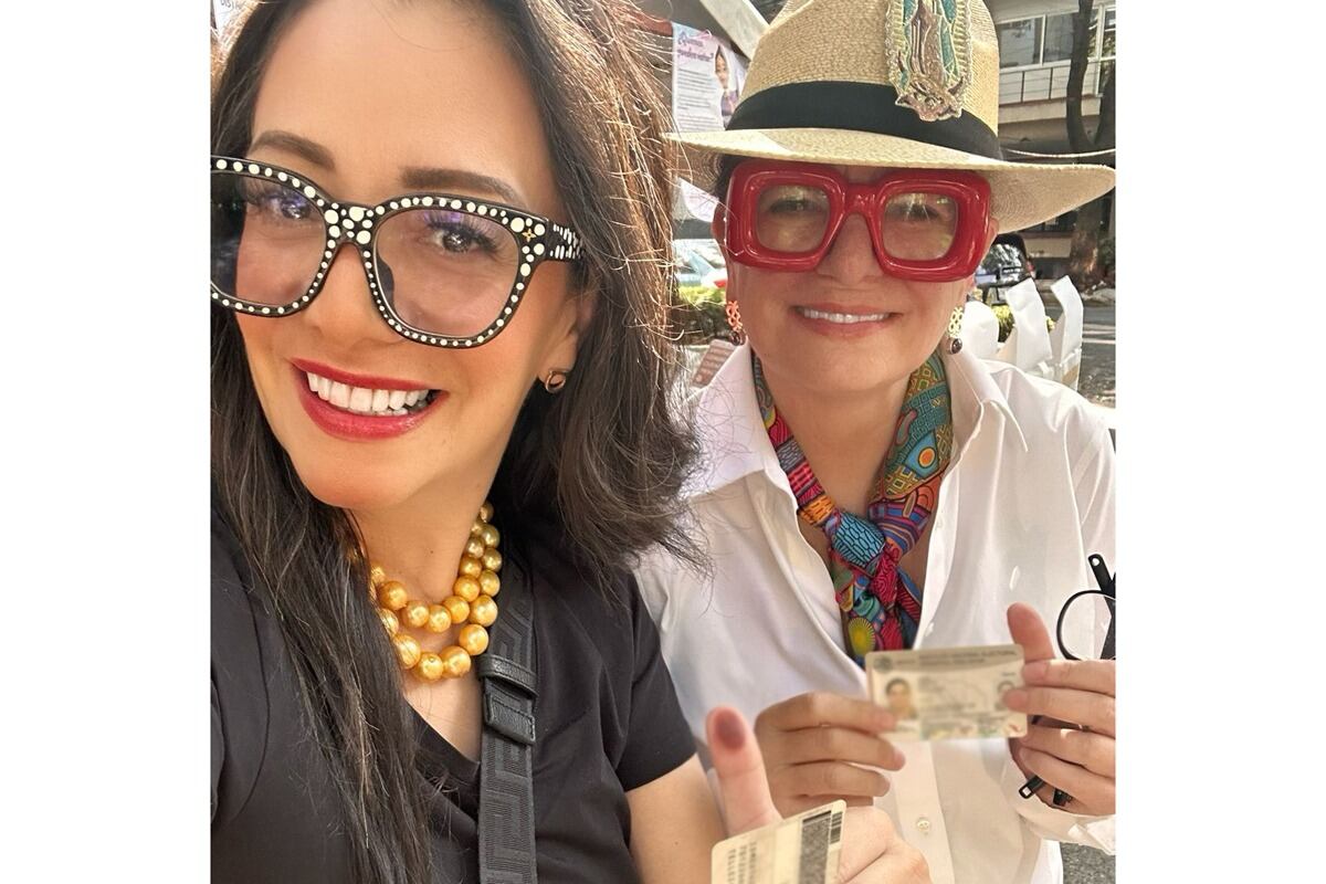 Hilda Téllez Lino y Delia González. Foto. Cortesía