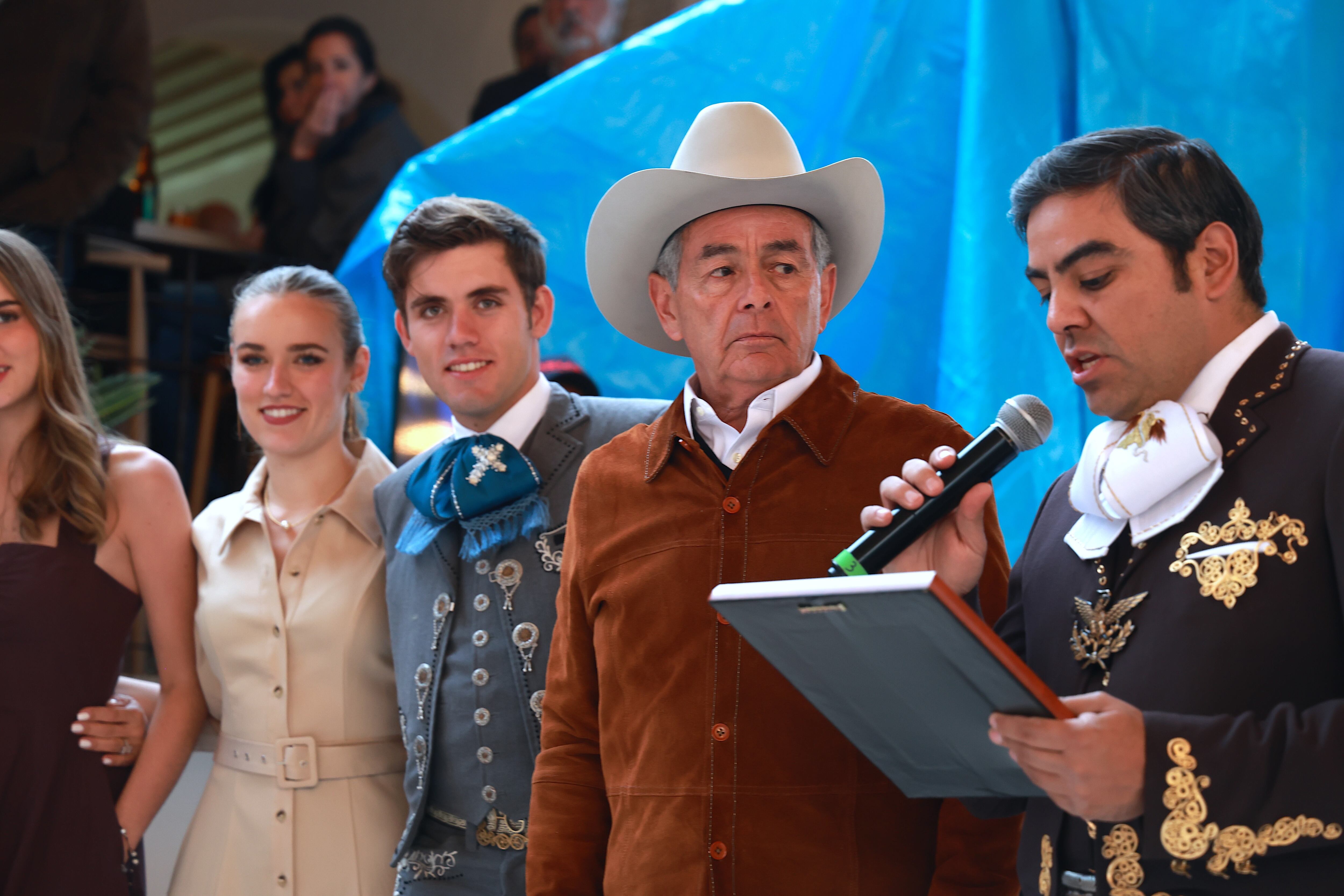 Paula y Guille Hermoso de Mendoza con Daniel y Alejandro Goñi. (Foto: Héptor Arjona)