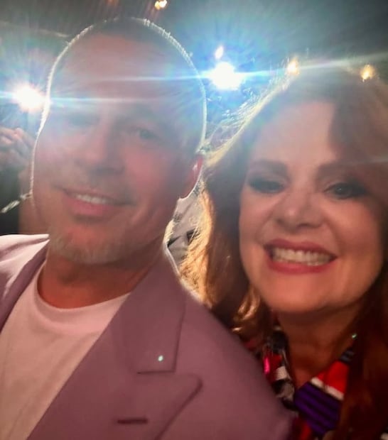 La selfie de Erika Buenfil y Brad Pitt / Foto: Instagram