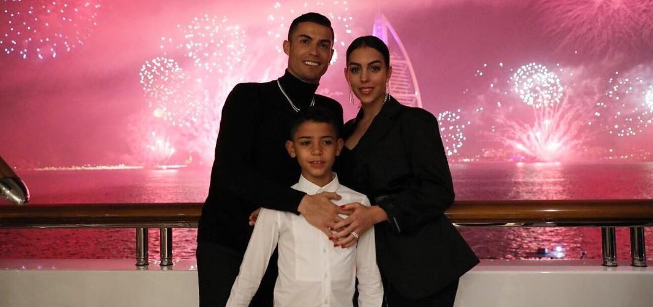 Video: Así celebró Cristiano Ronaldo su cumpleaños número 34