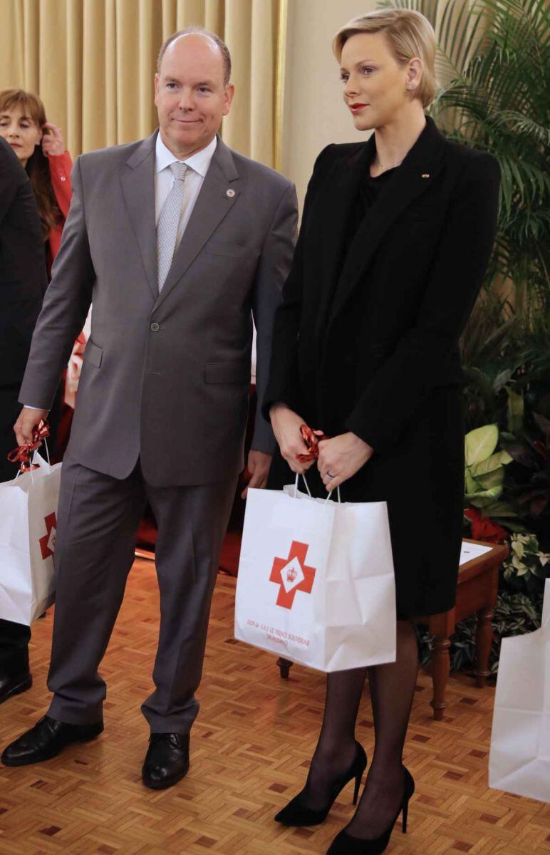 Charlene de Mónaco y sus amistades peligrosas: su confesor es acusado de gravísimo delito