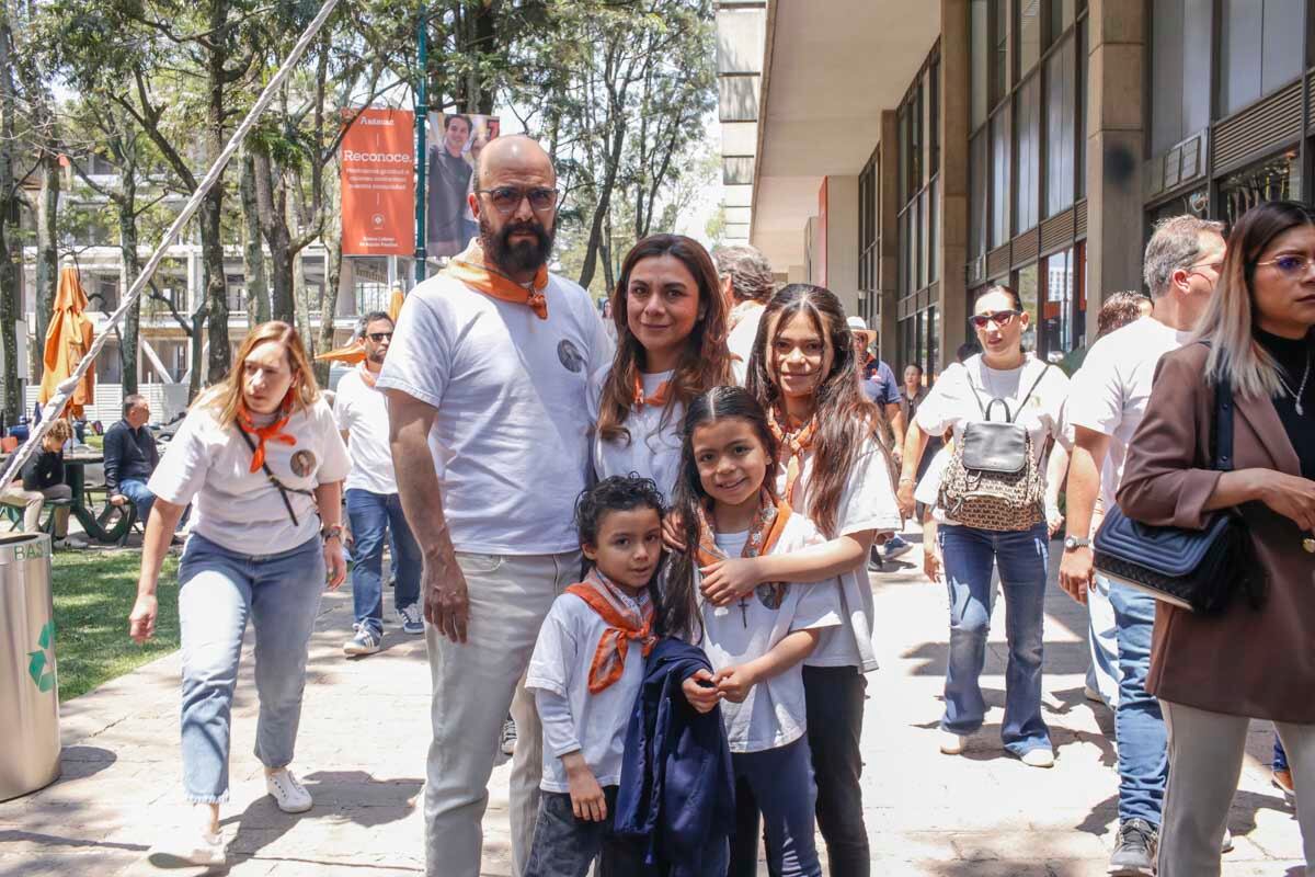Edgar Martín, Dewi Caamal, Nicolás, Dewi y María.  (Foto: Esteban Torreblanca)
