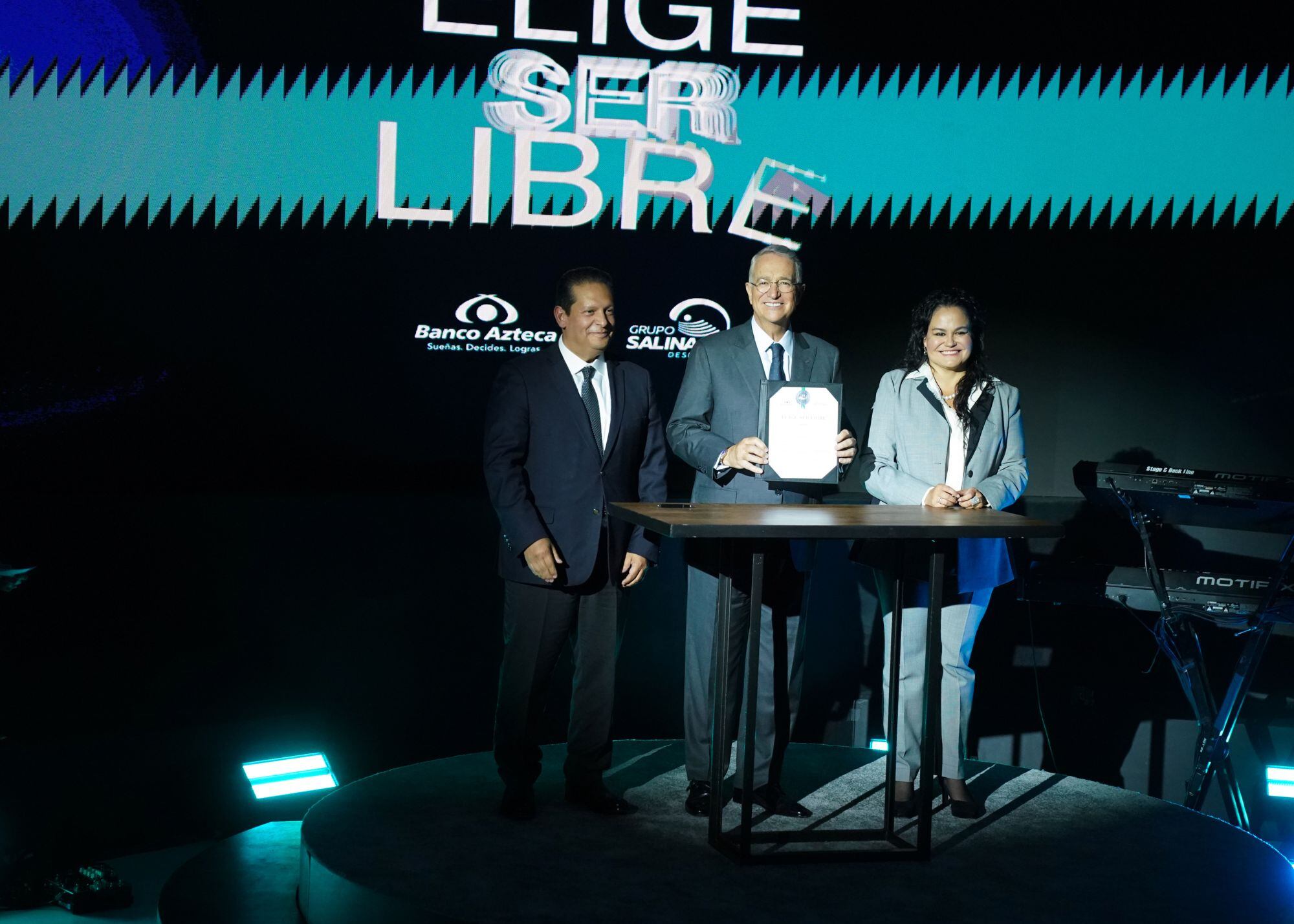 Jorge Díaz Cuervo, Ricardo Salinas Pliego y Sara Morales. (Foto: Héptor Arjona para VIP)