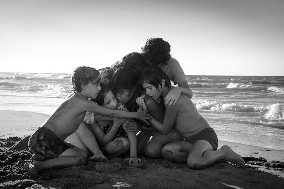 Guillermo del Toro elogia a Cuarón y explica 10 detalles ocultos de "Roma" que no te debes perder