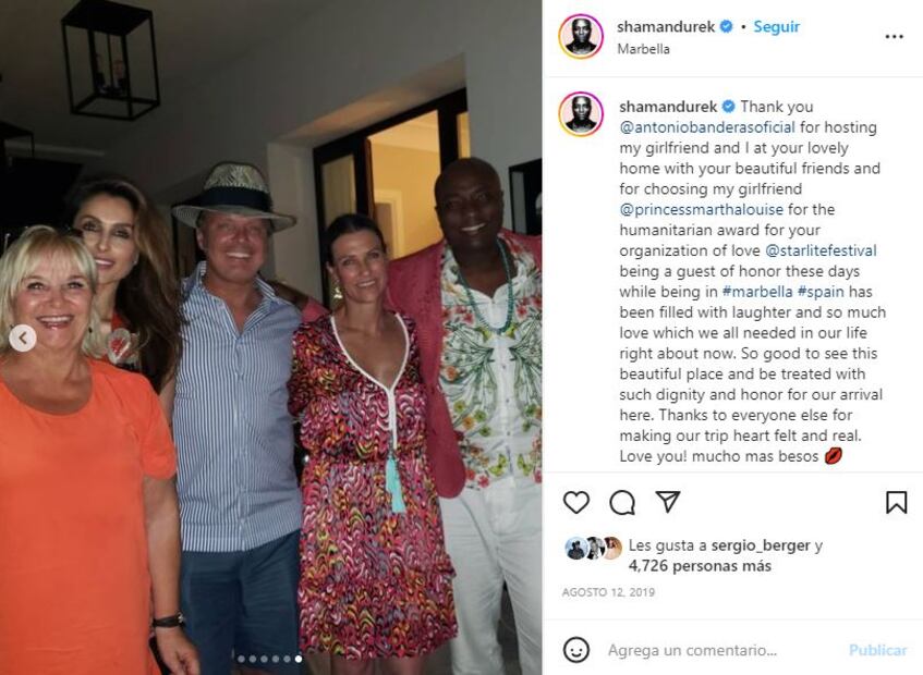 Luis Miguel y Paloma Cuevas celebran juntos la época navideña 