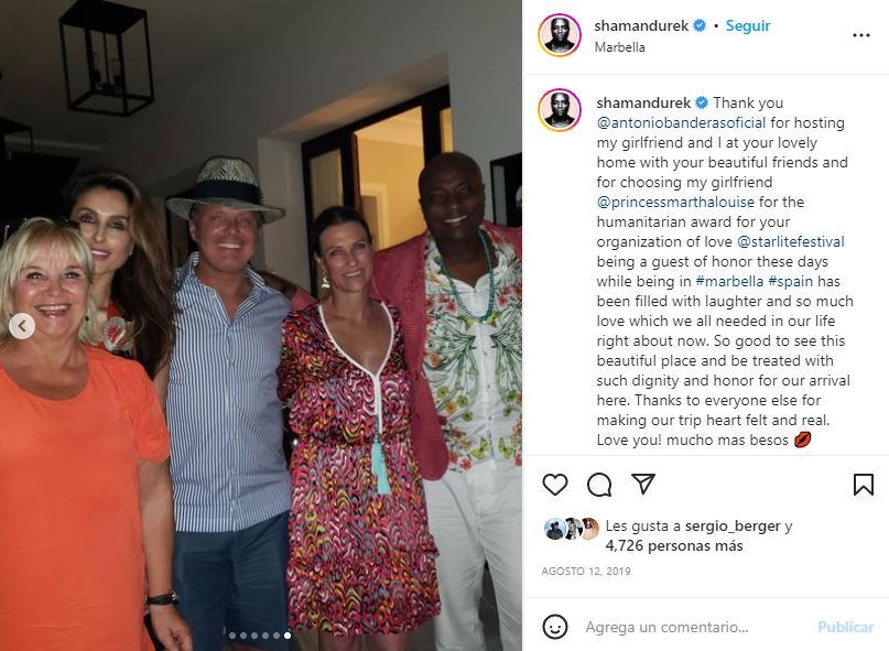 Luis Miguel y Paloma Cuevas celebran juntos la época navideña 