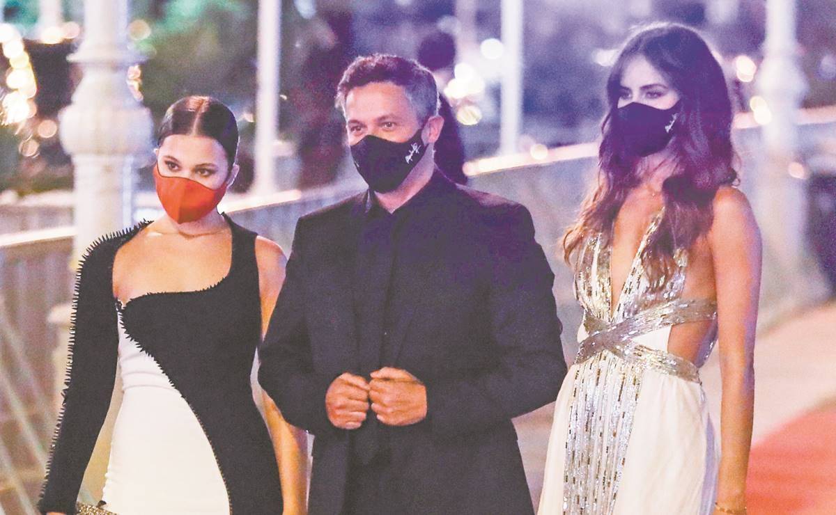 Alejandro Sanz: su hija Manuela y su novia Rachel Valdés en un evento de gala