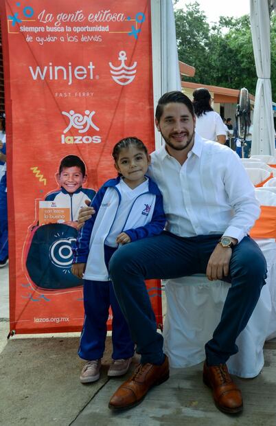 Mario Molina Esquivel y Fundación Lazos se unen por los niños de Cozumel 