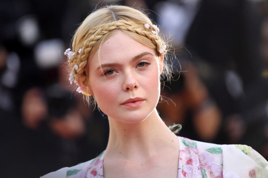 Elle Fanning comparte foto sin filtro y revela eccema en su cara