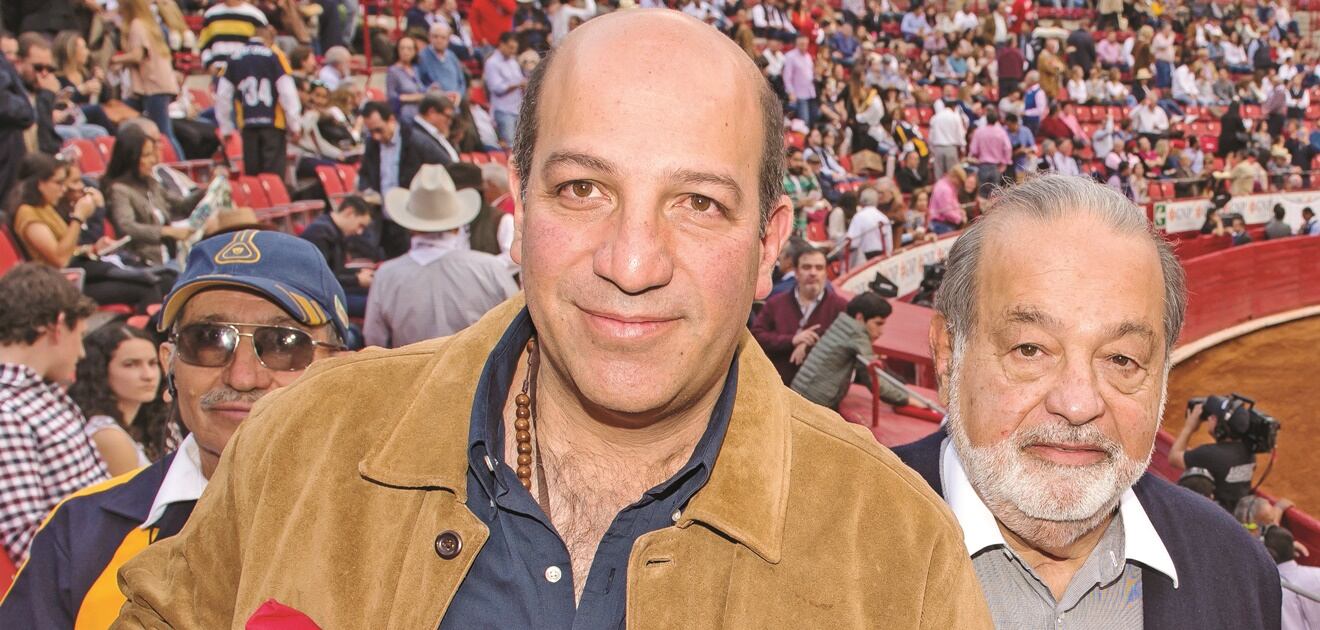 <p>Además de Carlos Slim y su hijo Patrick Slim también nos encontramos a Elías y Sofía Sacal.<strong> (Fotos: Arturo Quintero)</strong></p>
