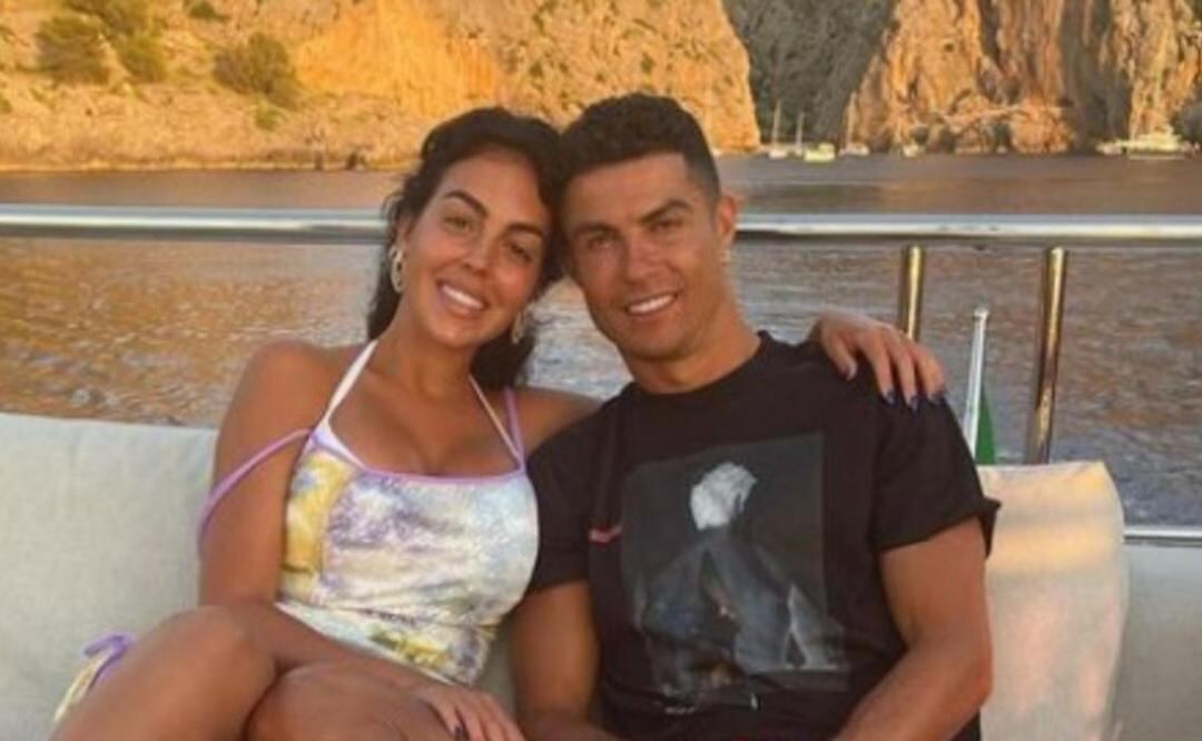 Cristiano Ronaldo presenta a su bebita sobreviviente del parto 