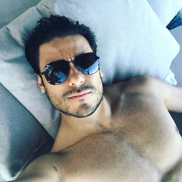 Las selfies de Carlos Rivera que vamos extrañar, ¡borró todo de Instagram!
