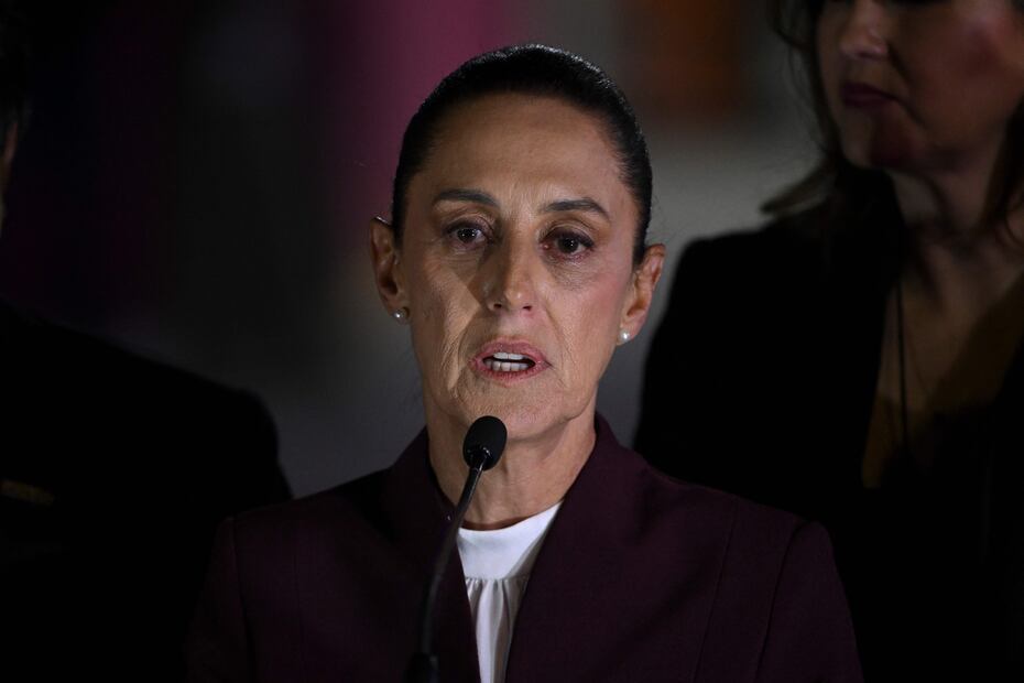 Mexican leftist presidential candidate Claudia Sheinbaum gestures during a press conference at the National Electoral Institute (INE) headquarters after the presidential debate ahead the June 2 national elections in Mexico City, on April 7, 2024. (Photo by Yuri CORTEZ / AFP)