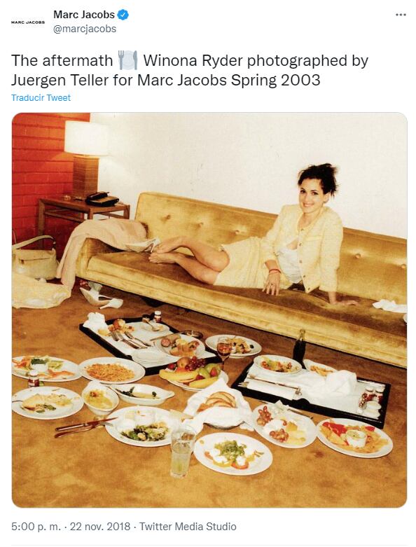 Winona Ryder es imagen del bolso "J Marc", de Marc Jacobs