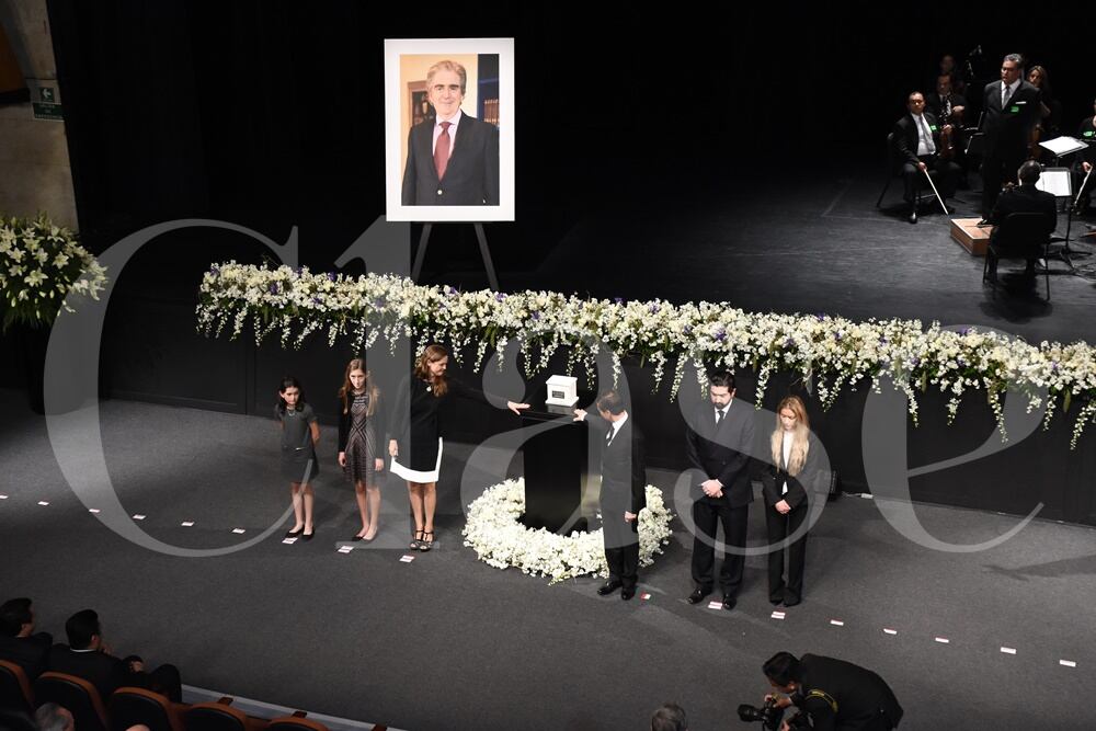 El último adiós a Rafael Tovar y de Teresa 