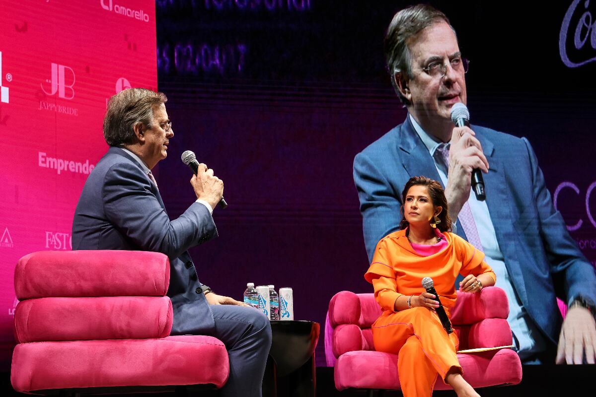 Marcelo Ebrard y Zaira Zepeda hablaron de los retos de las PyMes y la IA / Foto: Esteban Torreblanca