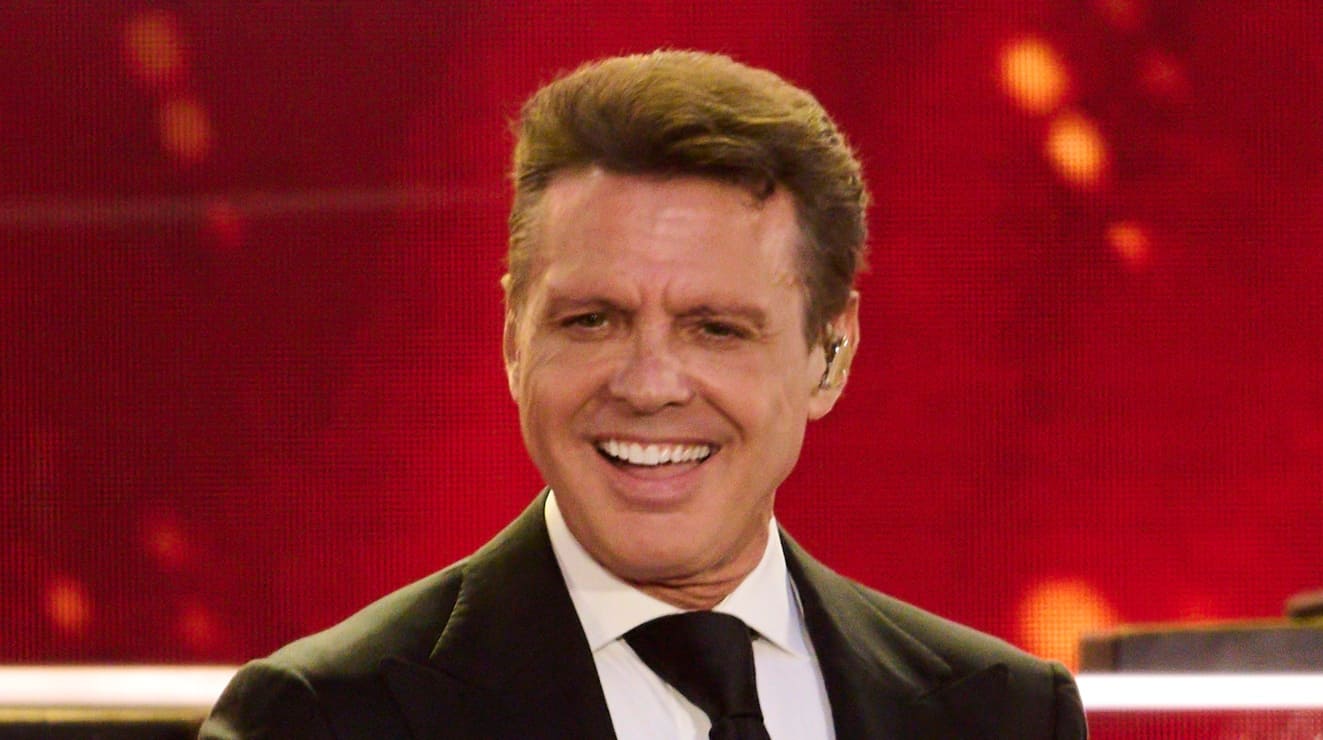 Estilista de Luis Miguel revela los secretos detrás del rejuvenecido look del cantante
