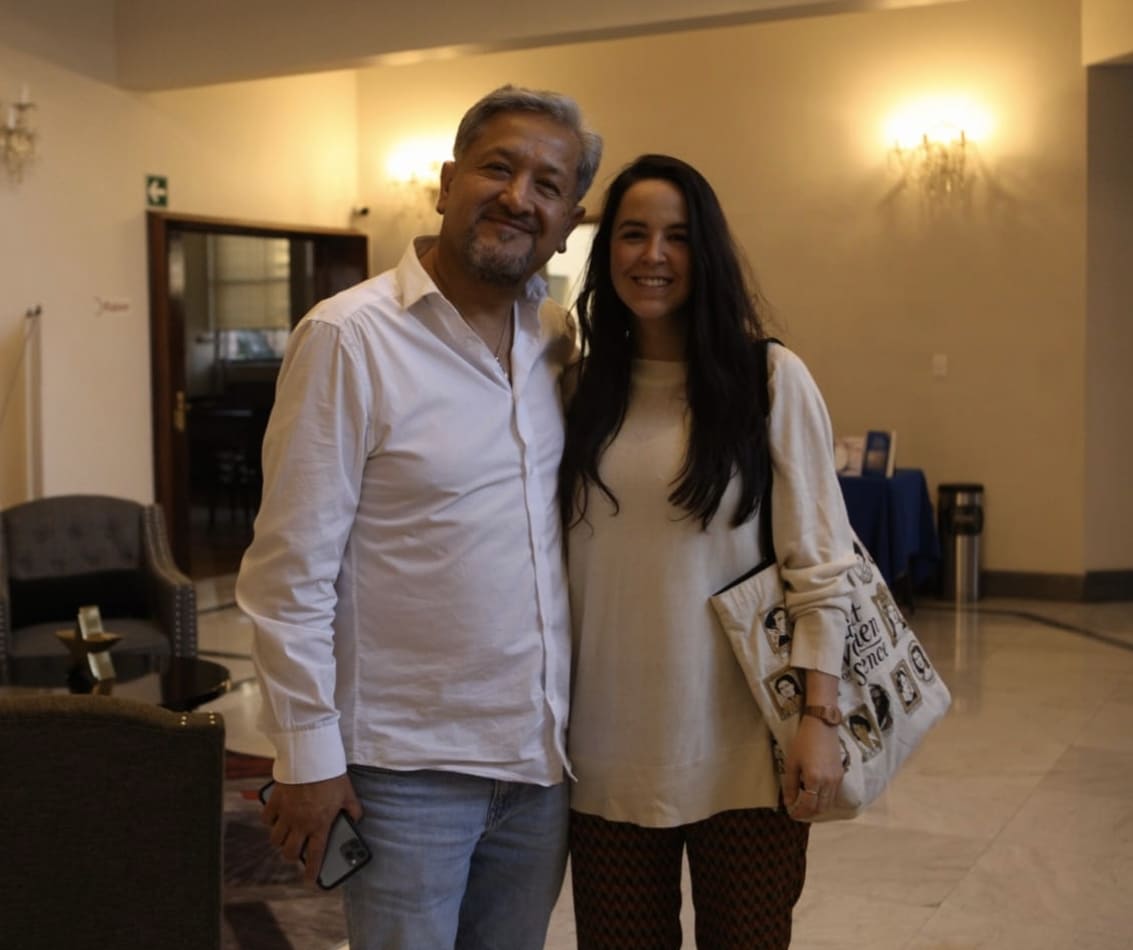 Max Jiménez, Director Académico de CIR-EX con Rebeca Espinosa / Foto: Esteban Torreblanca