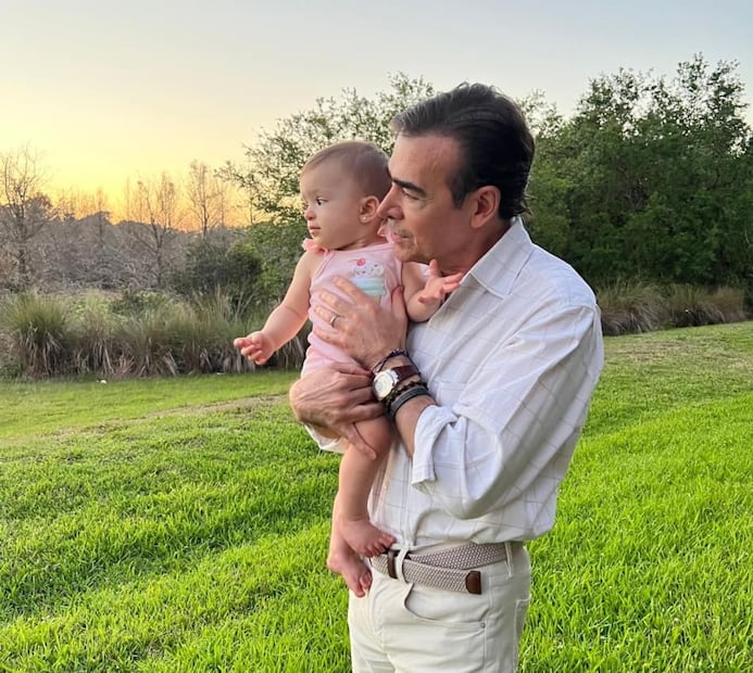 Antonio Mauri con su nieta Carla / Foto: Especial