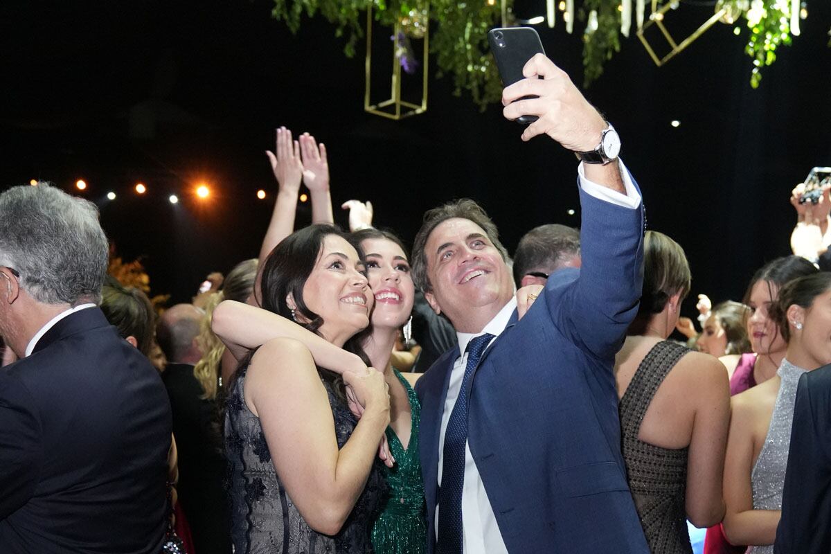 Scarlett Flamand con Amelie y Carlos Nogueira. (Foto: Héptor Arjona)