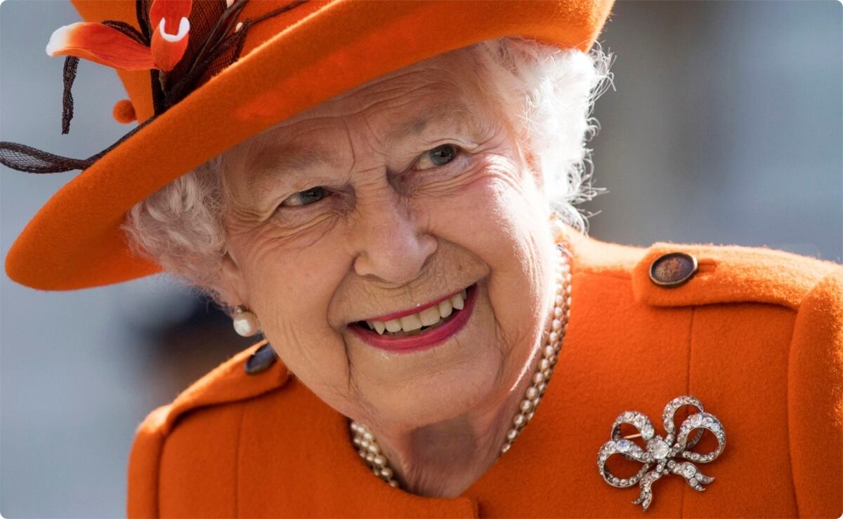 Los broches de la reina Isabel y su secreto oculto 