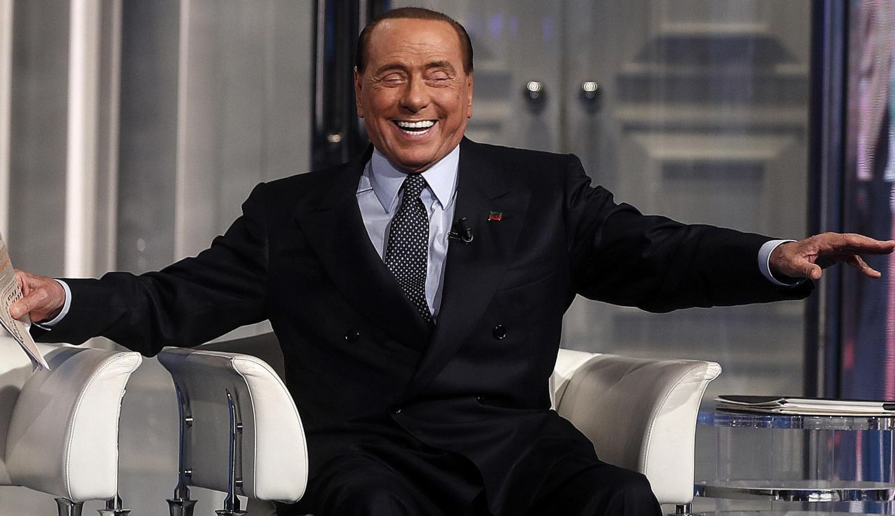 Silvio Berlusconi asignará 20 millones de euros a su ex novia