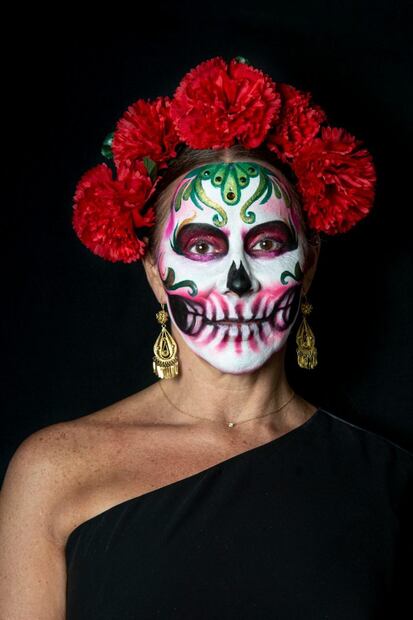 Rinden homenaje en Día de Muertos a Fernanda Tapia y otros comunicadores