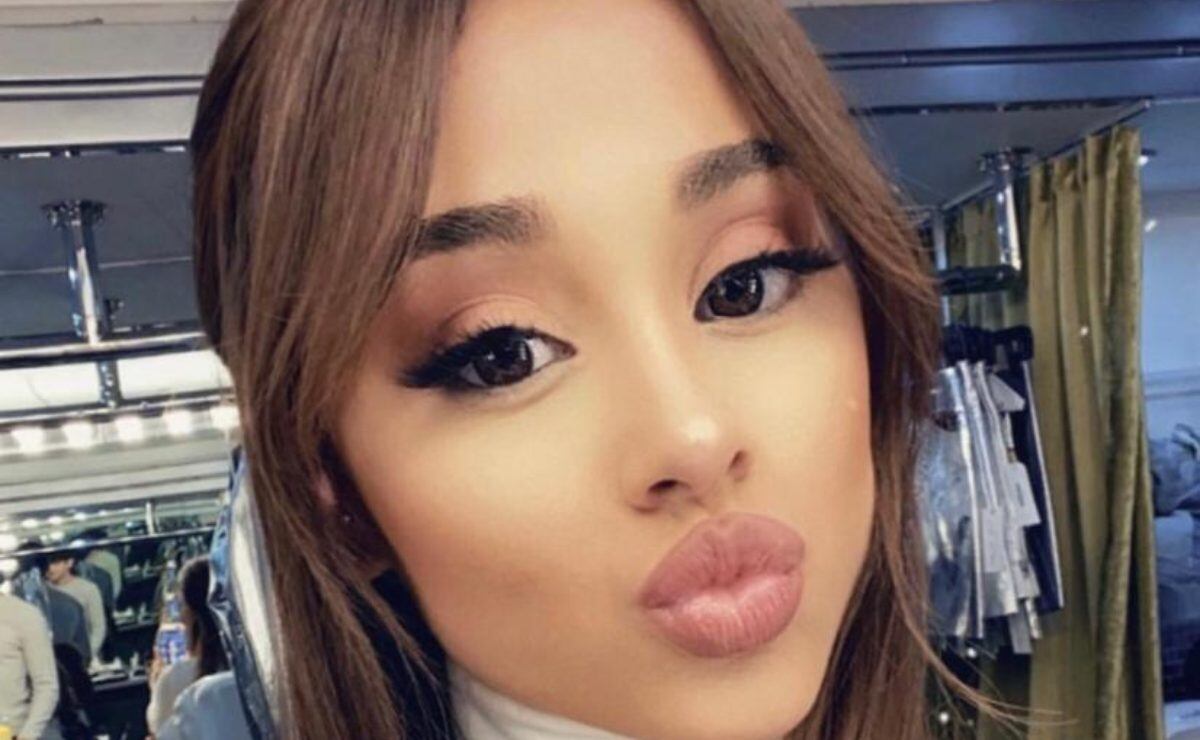 <p>
	(Instagram: arianagrande)</p>
