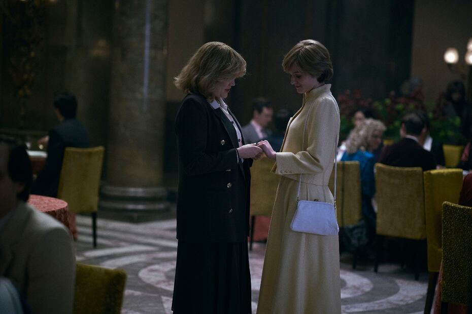 Los peores momentos como villano de Carlos en "The Crown"