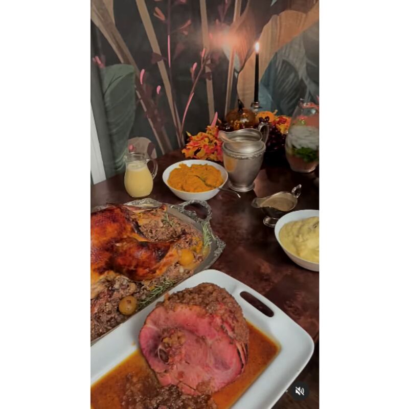 Christian Nodal celebra Thanksgiving con la familia Aguilar / Foto: Instagram