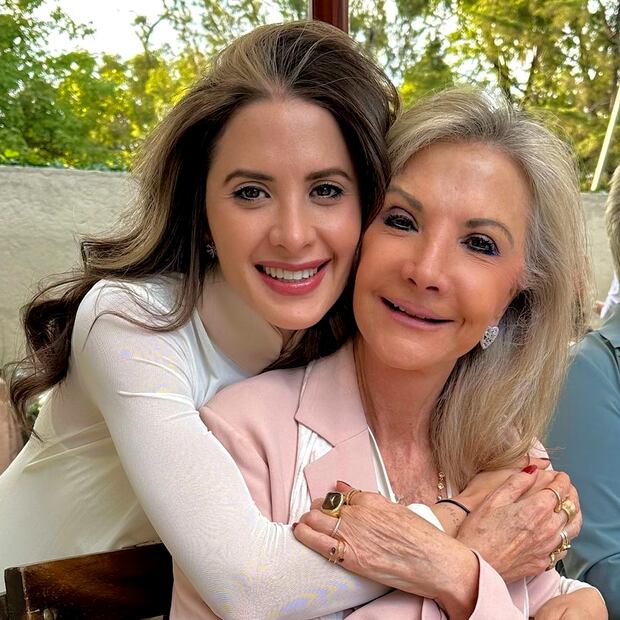 Ivana De María junto a su mamá Gina Díez Barroso / Foto: Instagram