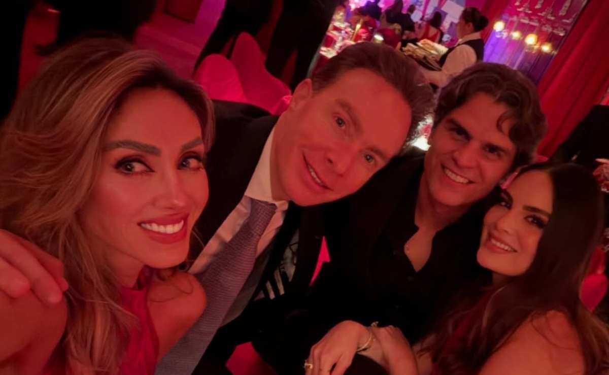 Anahí, Manuel Velasco, Juan Carlos Valladares y Ximena Navarrete / Foto: Instagram