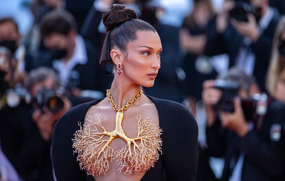 Bella Hadid en el Festival de Cannes 2021 / Foto: Marc Piasecki - Getty Images