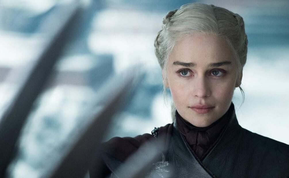 Emilia Clarke revela que perdió partes de su cerebro tras dos aneurismas