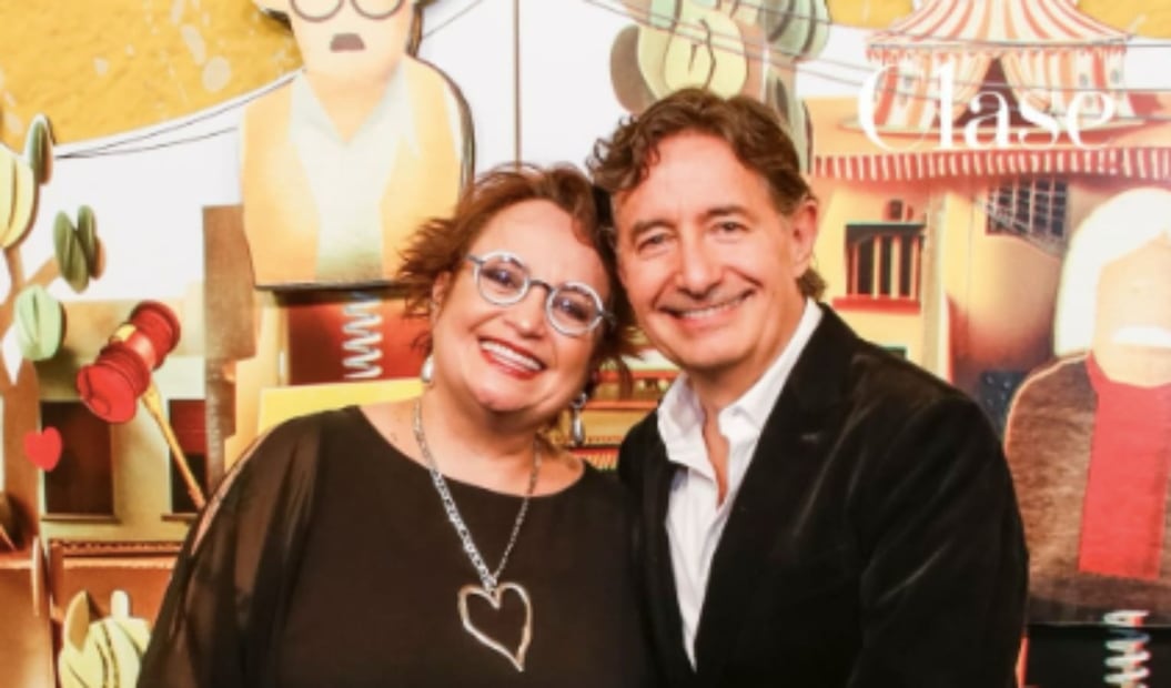 Paulina y Roberto Gómez Fernández en la alfombra roja de 'Chespirito: Sin querer queriendo' / Foto: Esteban Torreblanca