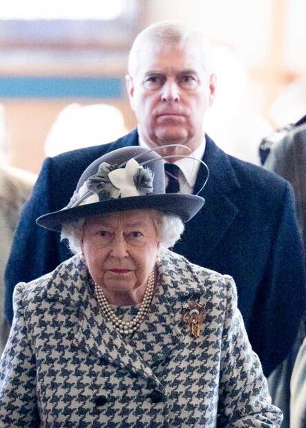 Andrés de York y la reina Isabel II se reunieron de emergencia por caso Epstein