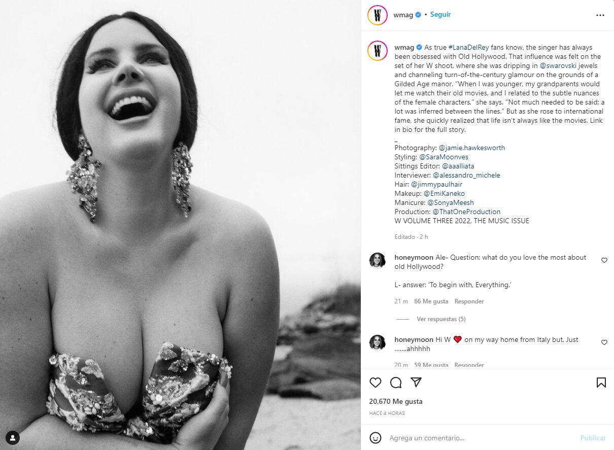 Lana del Rey, alucinante con un Valentino blanco a la orilla del mar