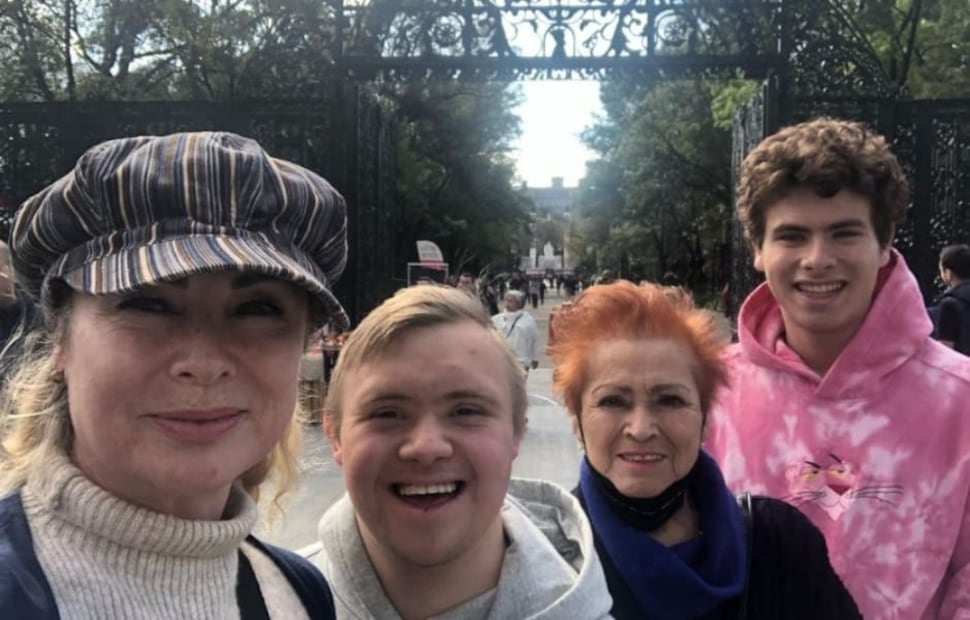 Leticia Calderón con su mamá y sus hijos Luciano y Carlo / Instagram: @letycalderon79