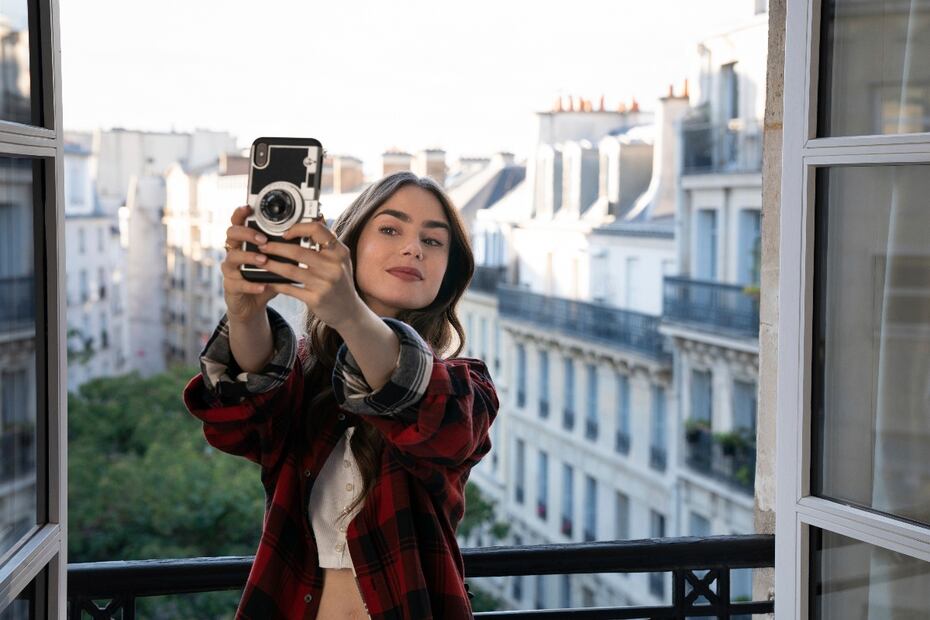 5 claves de estilo de “Emily in Paris”