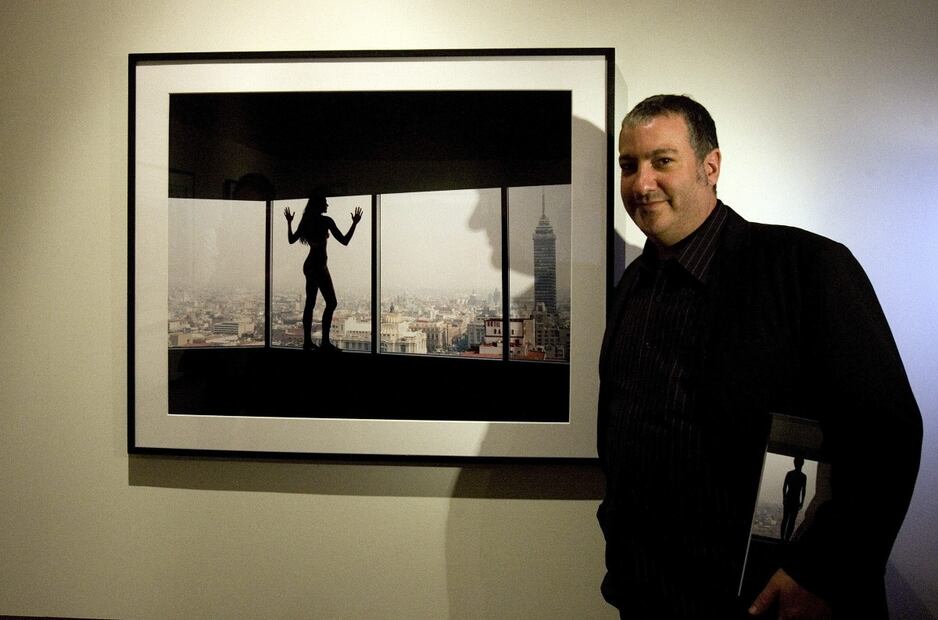 ¿Posaste desnudo para Tunick? Ahora puedes adquirir la foto