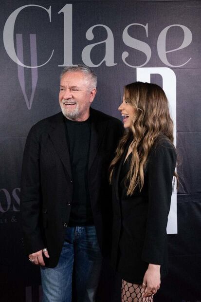 Sofía Castro deja por una noche a Pablo Bernot para acompañar a su papá
