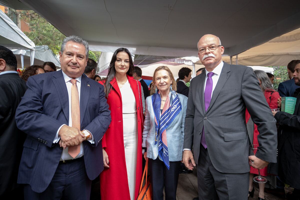 Leonardo Curzio, María Alejandra Molina, Delphine Borione, embajadora de Francia y Clemente Von Goetze, embajador de Alemania. (Foto: Edgar Silva Fuentes S.)