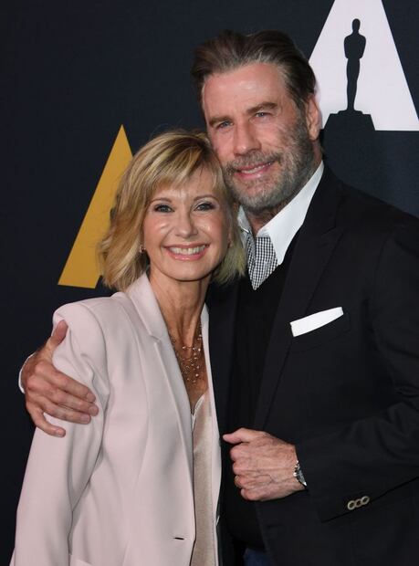 John Travolta impacta con su calvicie 