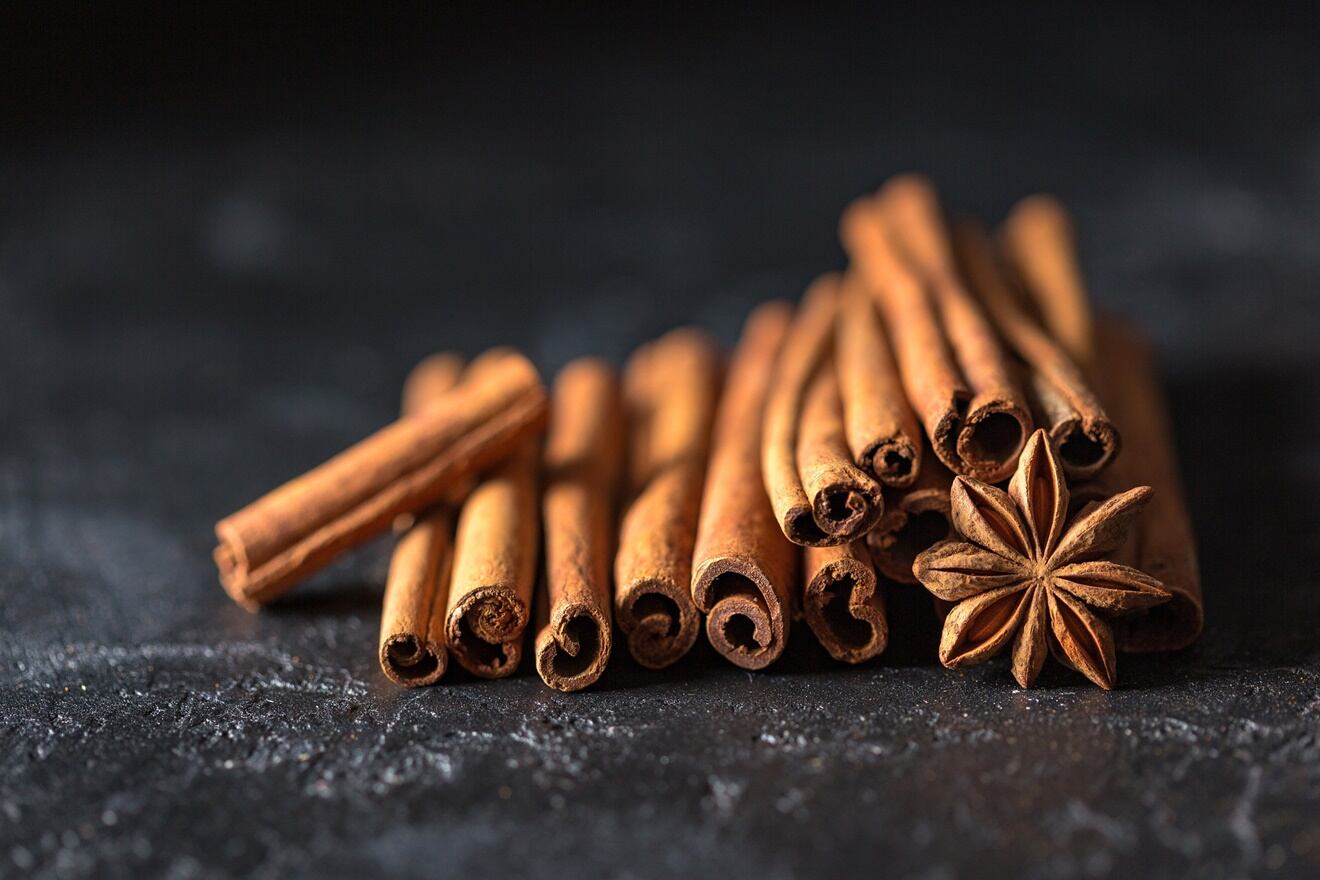 Receta para el crecimiento del pelo con miel, canela y romero