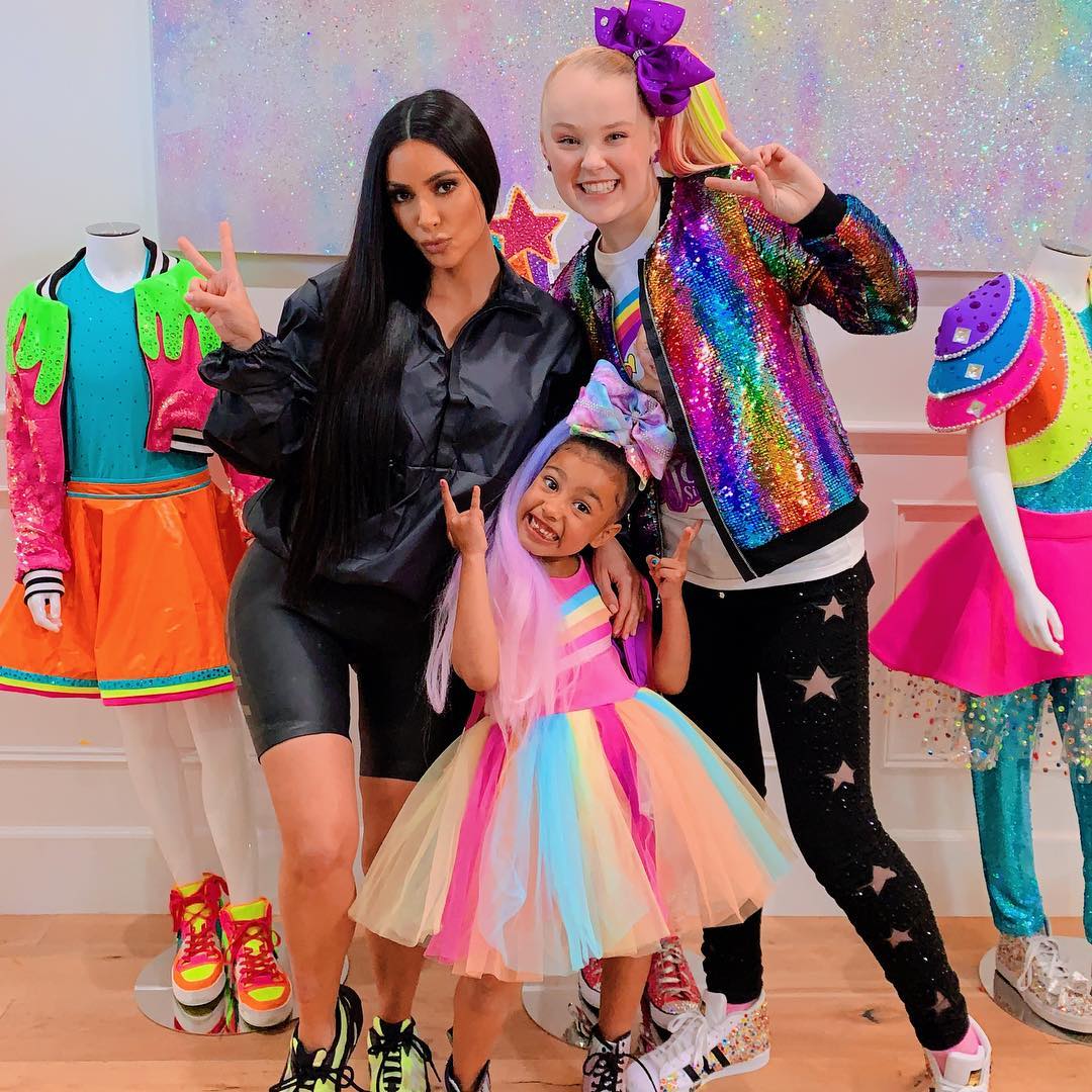 North West, hija de Kim Kardashian, estrella de Youtube