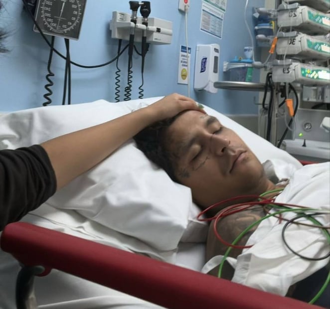 Fotografía de Christian Nodal en el hospital / Foto: Instagram
