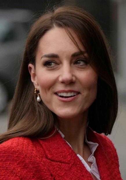 Kate Middleton arrasa en Copenhague con saco de Zara y un elegante bolso Midi Mayfair