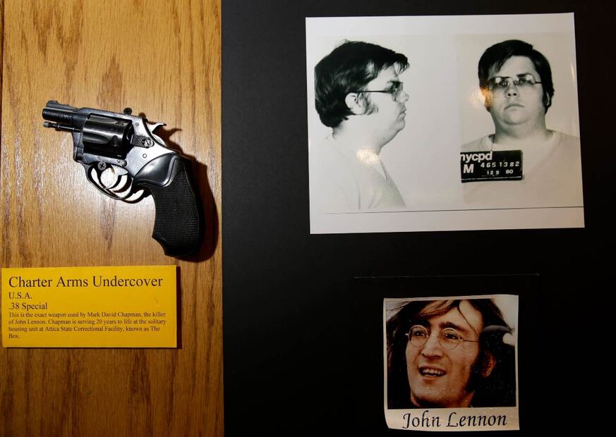 John Lennon: A 40 años de su asesinato, esto tienes que saber del homicida