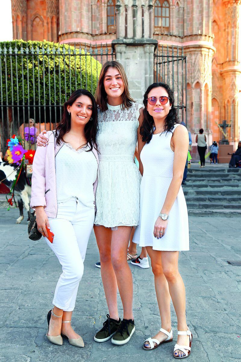 PORTADA: La original boda de Pamela Cortés y Andrés Roemer